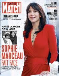 couverture du titre de presse Paris Match