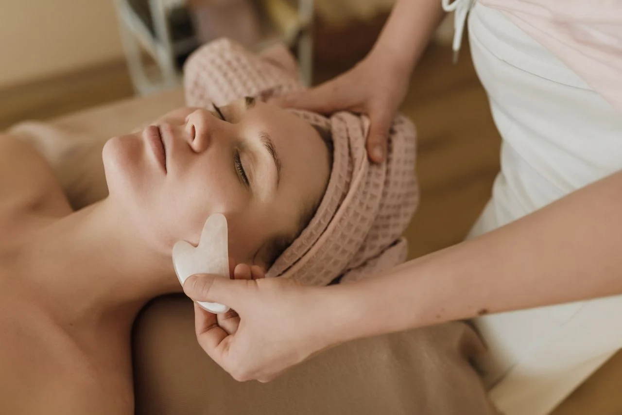 Soin du visage réalisé dans un institut de beauté